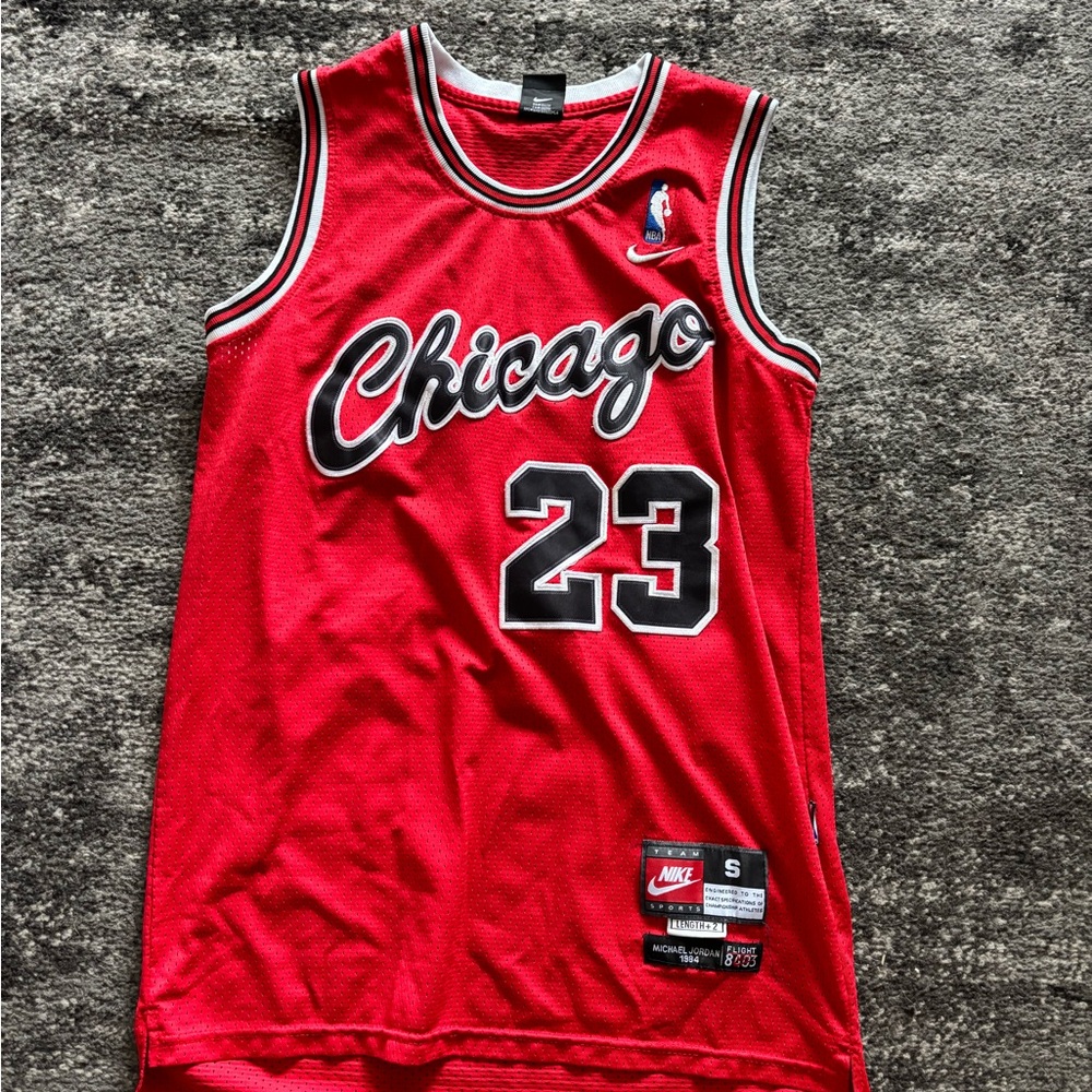 Men’s Nike Chicago Bulls ‘84 Michael Jordan Jersey (Small)